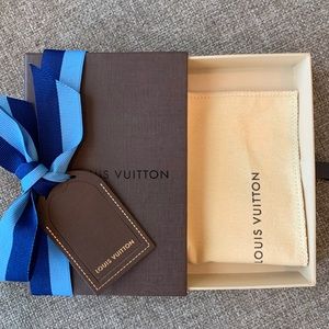 Louis Vuitton men’s wallet box with duster